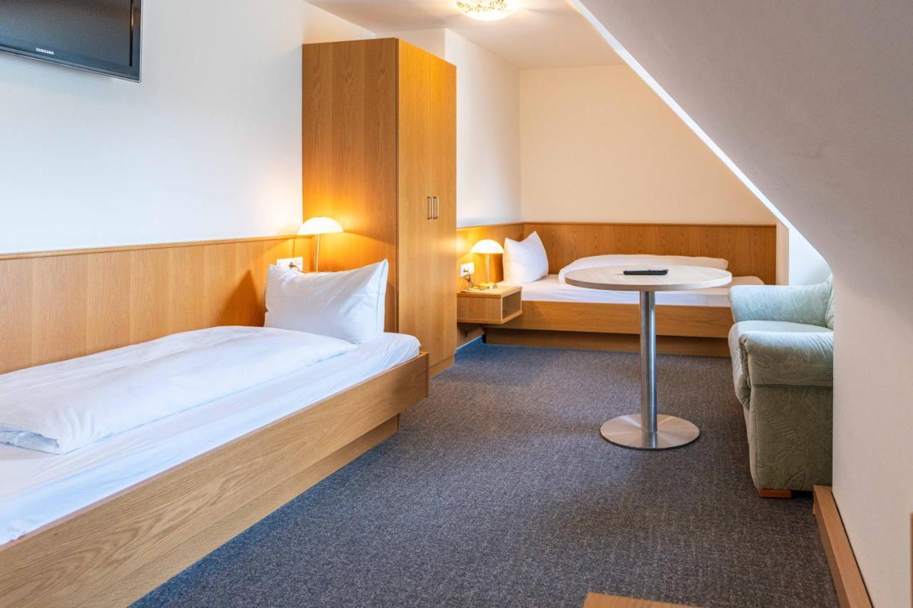 Hotel Am Roemerplatz Ulm Exterior photo